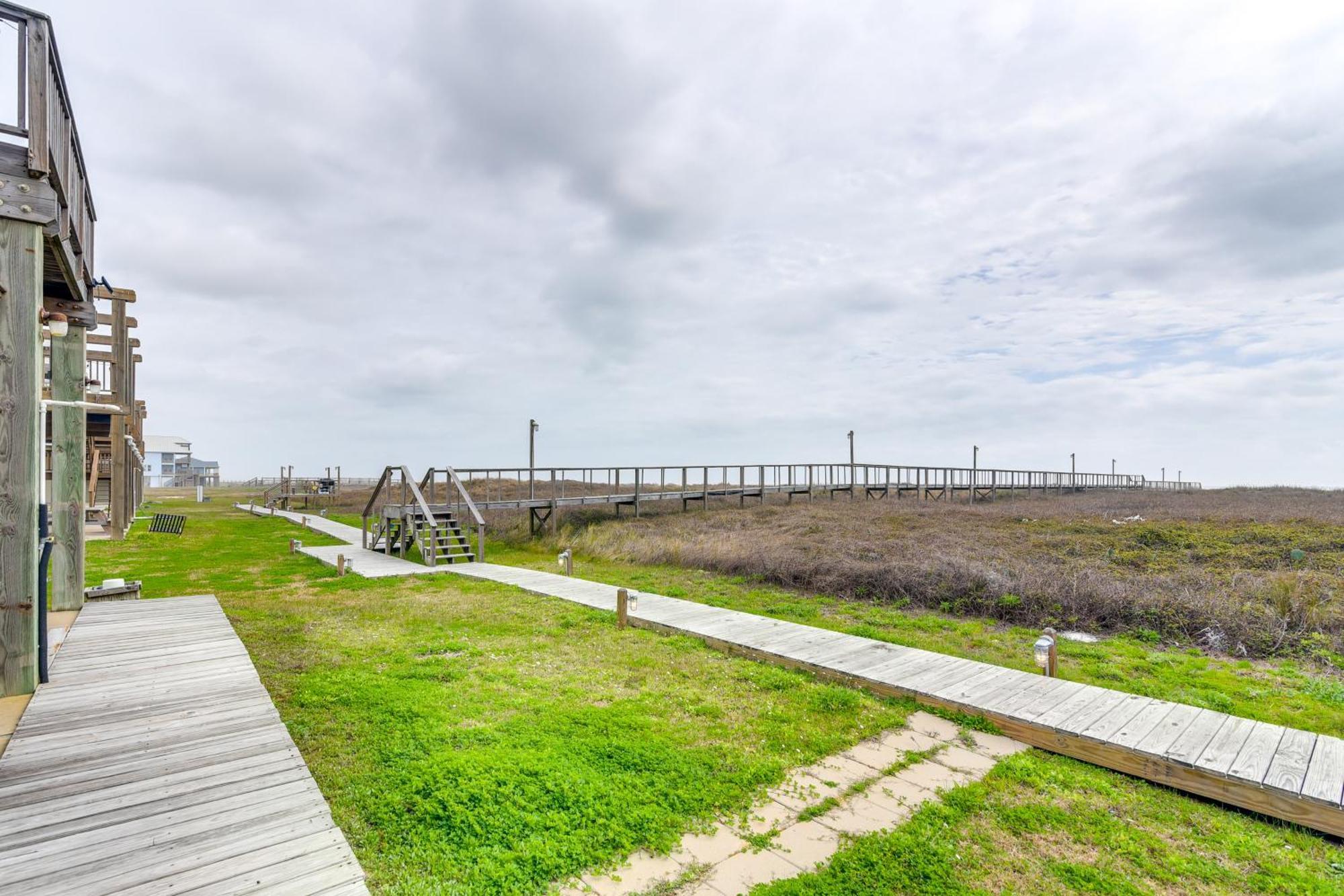Ocean-View Surfside Home With Boardwalk To Beach! Surfside Beach Exterior photo