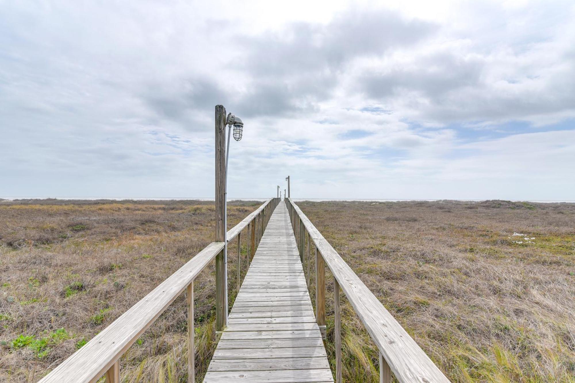 Ocean-View Surfside Home With Boardwalk To Beach! Surfside Beach Exterior photo